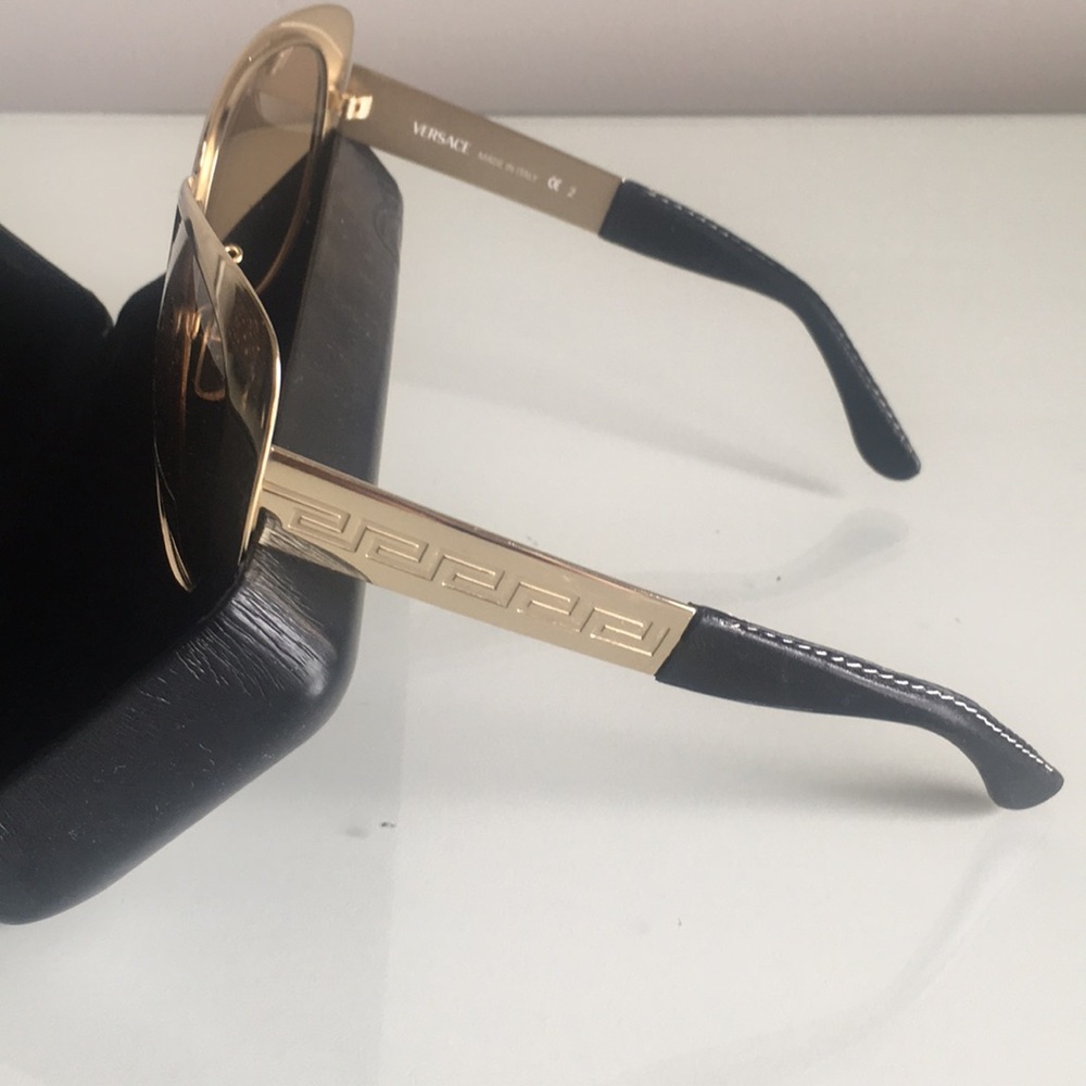 VERSACE SUNGLASSES ๐ - Picture 2 of 4